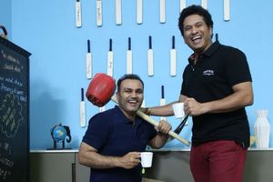 వీరూని పాటలు ఆపకపోతే కొడతానని వార్నింగ్ ఇచ్చా..: సచిన్