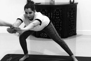 ఫోటో వైరల్: గర్భధారణ సమయంలోనూ యోగా చేసిన సానియా మీర్జా