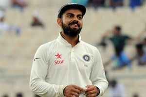 కోహ్లీ ముంగిట అరుదైన అవకాశం: దిగ్గజాల సరసన నిలిచేనా?