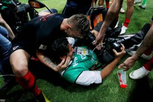 గెలిచిన సంతోషంలో ఫొటోగ్రాఫర్‌కు ముద్దు పెట్టిన క్రొయేషియా ప్లేయర్