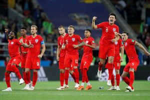 ఇండియాతో ఓడిపోయినా.. సంబరాల్లో ఇంగ్లాండ్