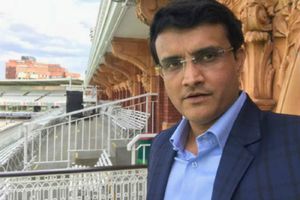 లార్డ్స్‌లో దాదా: షర్టుతో చూడటం చాలా సంతోషం అంటూ హుస్సేన్ ట్వీట్