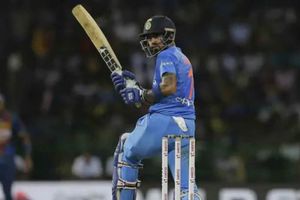 3వ వన్డేలో భారత్ ఓటమికి కారణం కోహ్లీ తప్పుడు నిర్ణయమే: నెటిజన్ల ఫైర్