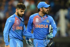 ధోనీకి రెండో వన్డే అచ్చిరాలేదంతే!: మద్దతుగా నిలిచిన కోహ్లీ