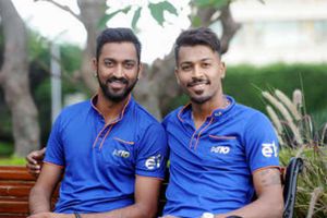 అరుదైన ఘనత: భారత్ తరుపున మూడో అన్నదమ్ముల జోడీగా పాండ్యా సోదరులు