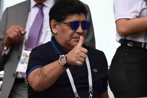 రిఫరీ నిర్ణయంపై వ్యాఖ్యలు: ఫిఫాకు క్షమాపణ చెప్పిన మారడోనా