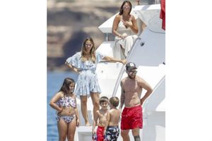 ఫ్యామిలీతో ఇబిజా ద్వీపంలో హాలిడే ట్రిప్‌‌: జాలీగా మెస్సీ (ఫోటోలు)