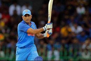 పది వేలు దాటేయనున్న దనాధన్ ధోనీ