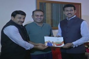 సెహ్వాగ్‌తో క్రీడా మంత్రి మంతనాలు, సాయ్ పేరు మారనుందా?