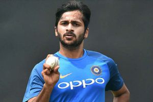 టీమిండియాలోకి బుమ్రా స్థానంలోకి శార్దూల్..!!