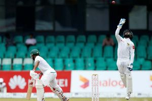 బావురుమన్న బ్రుయిన్ సెంచరీ, సఫారీలపై లంక విక్టరీ