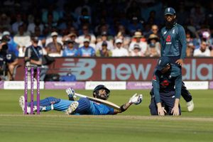 వారిద్దరి వల్లే ఓడిపోయాం: కోహ్లీ