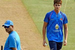 శామ్ కుర్రన్‌కు విరుగుడు: అర్జున్ టెండూల్కర్ బౌలింగ్‌లో కోహ్లీ ప్రాక్టీస్ (వీడియో)