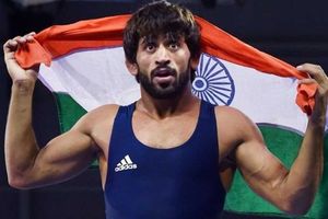 భారత్‌కు తొలి స్వర్ణం అందించిన పూనియాపై ప్రశంసల వర్షం