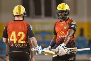 సిక్సుల వర్షం, పొలార్డ్‌పై విరుచుకుపడ్డ బ్రావో