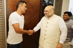 ‘సంపర్క్‌ ఫర్‌ సమర్థన్‌’: ధోనిని కలిసిన అమిత్‌ షా