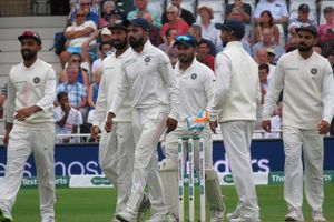 విజయానికి 6 వికెట్ల దూరంలో భారత్: లంచ్ బ్రేక్, ఇంగ్లాండ్ 84/4