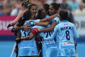 సెమీస్ చేరాలనే కసిలో ప్రాక్టీస్ చేస్తోన్న అమ్మాయిలు