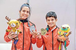 గ్రామస్తులు పోగేసిన డబ్బుతో శిక్షణ: కురాష్‌లో రజతం నెగ్గిన పింకీ