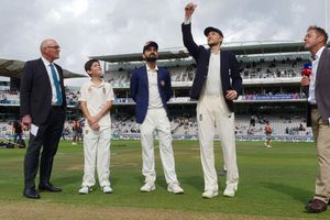 లార్డ్స్ టెస్టులో భారత్ బ్యాటింగ్: పుజారా ఇన్, ధావన్ ఔట్