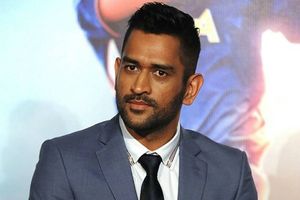 లవ్‌రాత్రి సినిమా హీరో, ‌హీరోయిన్‌కు విందు ఏర్పాటు చేసిన ధోని