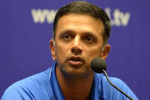 'కోచ్‌గా రవిశాస్త్రికి బదులు రాహుల్ ద్రవిడ్‌ను తీసుకోండి'