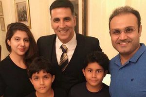 'గోల్డ్‌'‌కు అమ్ముడుపోయిన సెహ్వాగ్: థ్యాంక్స్ చెప్పిన అక్షయ్‌