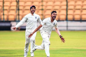 సిరాజ్ ఒక్కడే పది వికెట్లు పడేసిన వేళ.. విజేతగా భారత్ ఏ