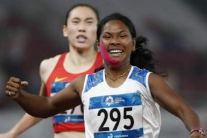 స్వర్ణ విజేత స్వప్న వెనుక ద్రవిడ్.., తల్లి భావోద్వేగం