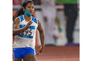 ఆసియా గేమ్స్: హెప్టాథ్లాన్‌లో స్వర్ణం నెగ్గిన స్వప్న బర్మన్