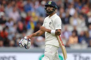 'ఫిట్‌గా లేకపోయినా కోహ్లీ ఆడాల్సిందే'