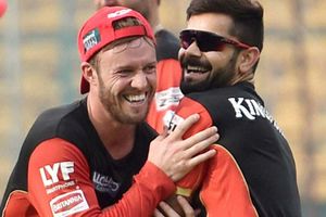 ఐపీఎల్: కోహ్లీపై వేటు, ఆర్‌సీబీ కెప్టెన్‌గా ఏబీ డివిలియర్స్!