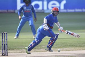 ఆప్ఘన్‌తో మ్యాచ్: భారత బౌలర్ల జోరు, రెండు స్టంపింగ్‌లతో అలరించిన ధోని