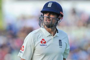 అలెస్టర్ కుక్ తీసిన ఏకైక వికెట్ టీమిండియా బౌలర్‌దే..!!