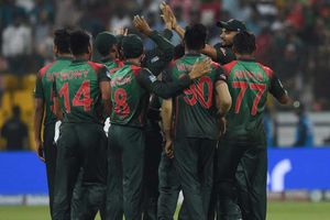 ఎవరినీ తక్కువ అంచనా వేయొద్దు: బంగ్లా విజయంపై సెహ్వాగ్ ట్వీట్