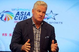 'మీరు దయచేసి నోరు మూసుకోండి'