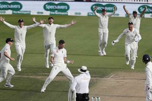 ఓటమి ముంగిట్లో నిలిచిన భారత్.. ఇంగ్లాండ్ బౌలర్ల విజృంభణ