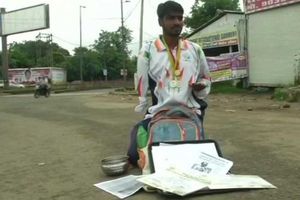 రజితం సాధించిన ప్లేయర్ వీధుల్లో బిచ్చగాడిలా మారాడు..!!