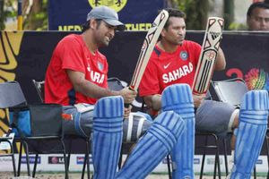 ధోనీ కెరీర్‌లో మరో మైలు రాయి.. సచిన్ తర్వాతి స్థానం అతనిదే