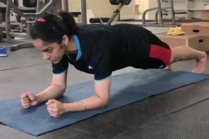 ట్విట్టర్‌లో ట్రెండింగ్: #36SecPlankChallenge ఛాలెంజ్‌ను స్వీకరించిన సైనా