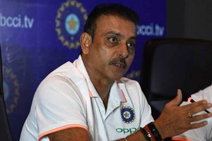 రవిశాస్త్రిని తొలగించాల్సిందేనని డిమాండ్ చేస్తున్న..