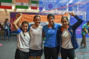 స్క్వాష్: ఫైనల్లో ఓటమి, రజతంతో సరిపెట్టుకున్న మహిళల జట్టు