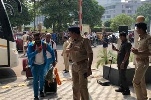 నెల రోజుల పర్యటన కోసం భారత్‌కు వచ్చిన వెస్టిండిస్ జట్టు (వీడియో)