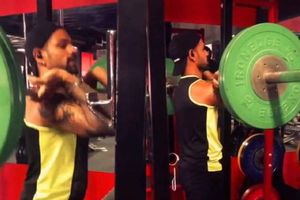 జిమ్‌లో ప్రాక్టీసు చేస్తోన్న ధావన్(వీడియో)