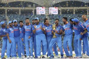 'ధోనీ చెప్పాడనే నా చేతికిచ్చారు'