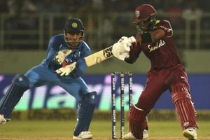 విశాఖ వన్డేలో విండిస్ క్రికెటర్ షాయ్ హోప్ అరుదైన రికార్డు