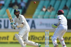 INDvWI: లంచ్ విరామానికి టీమిండియా స్కోరు 133/1