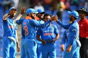 విండిస్‌తో సిరిస్: టీమిండియా ప్యూచర్ స్టార్స్ ఆ ముగ్గురే: సన్నీ కితాబు