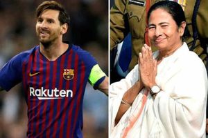 బెంగాల్ సీఎంకు జెర్సీ బహుకరించిన మెస్సీ