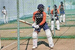 సిరాజ్‌, మయాంక్‌కు దక్కని చోటు: సెలక్టర్లపై ట్విటర్‌లో నెటిజన్ల ఫైర్